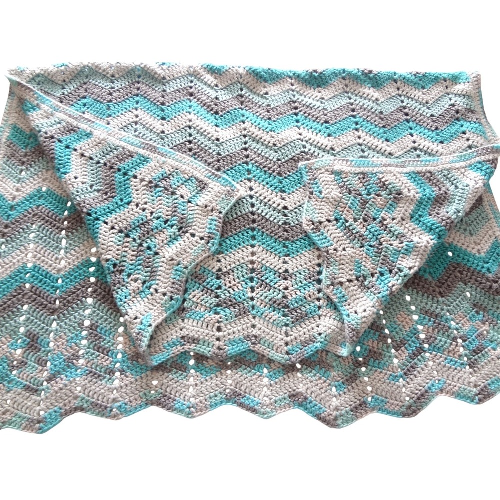 Handmade Crochet Chevron‎ Throw Afgan Turquoise Grey White Ripple Coastal